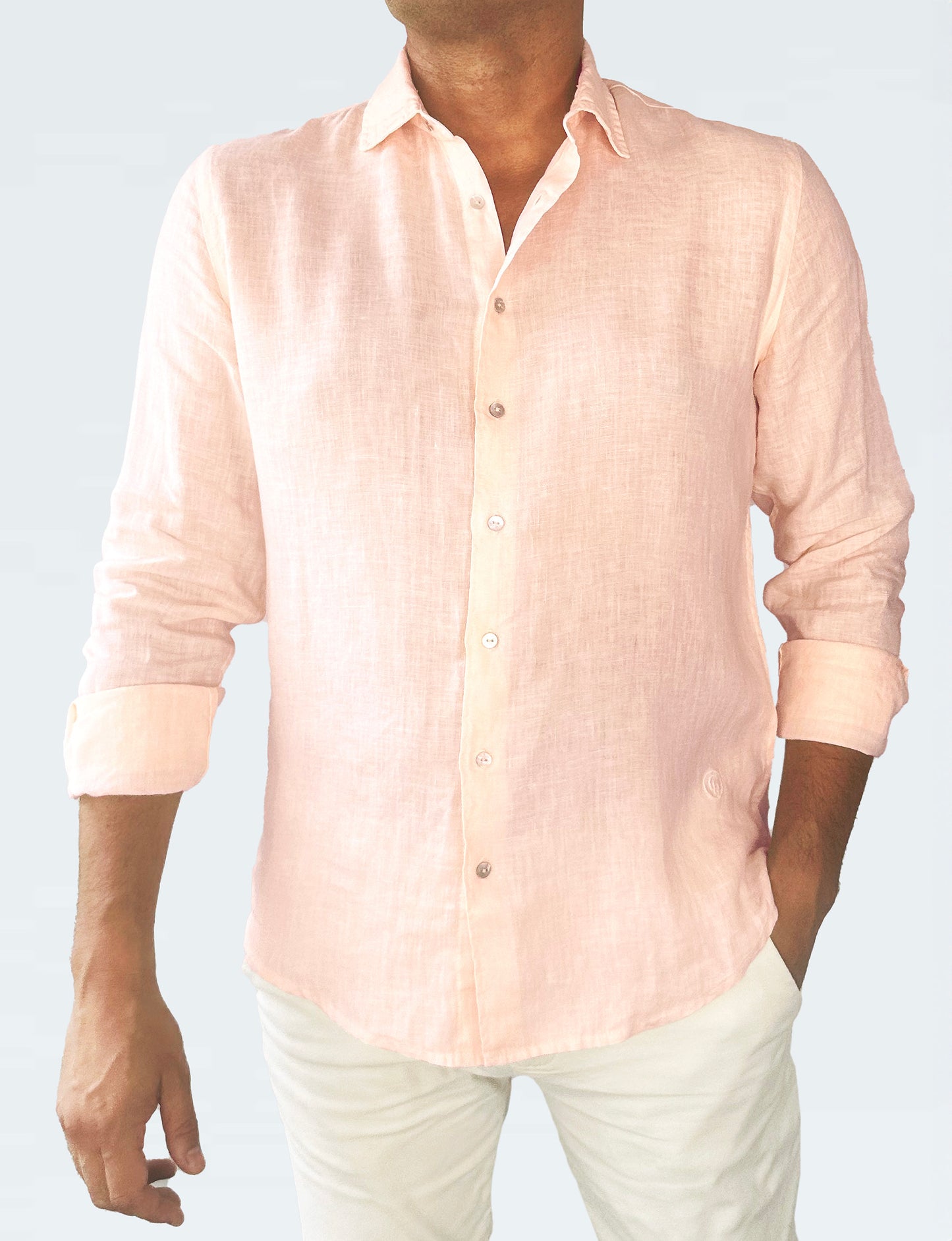 Mauricio: Salmon 100% linen unisex shirt with mother-of-pearl buttons: