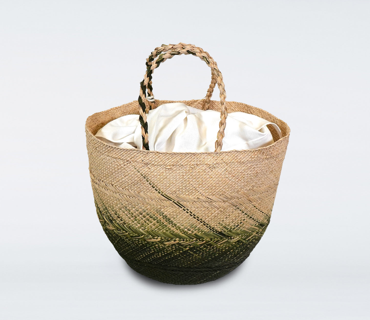 Milos: Medium olive basket in panama, cotton bag and natural shell.