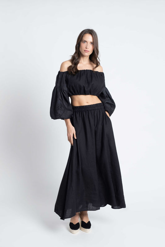 Black linen two-piece set embroidered.