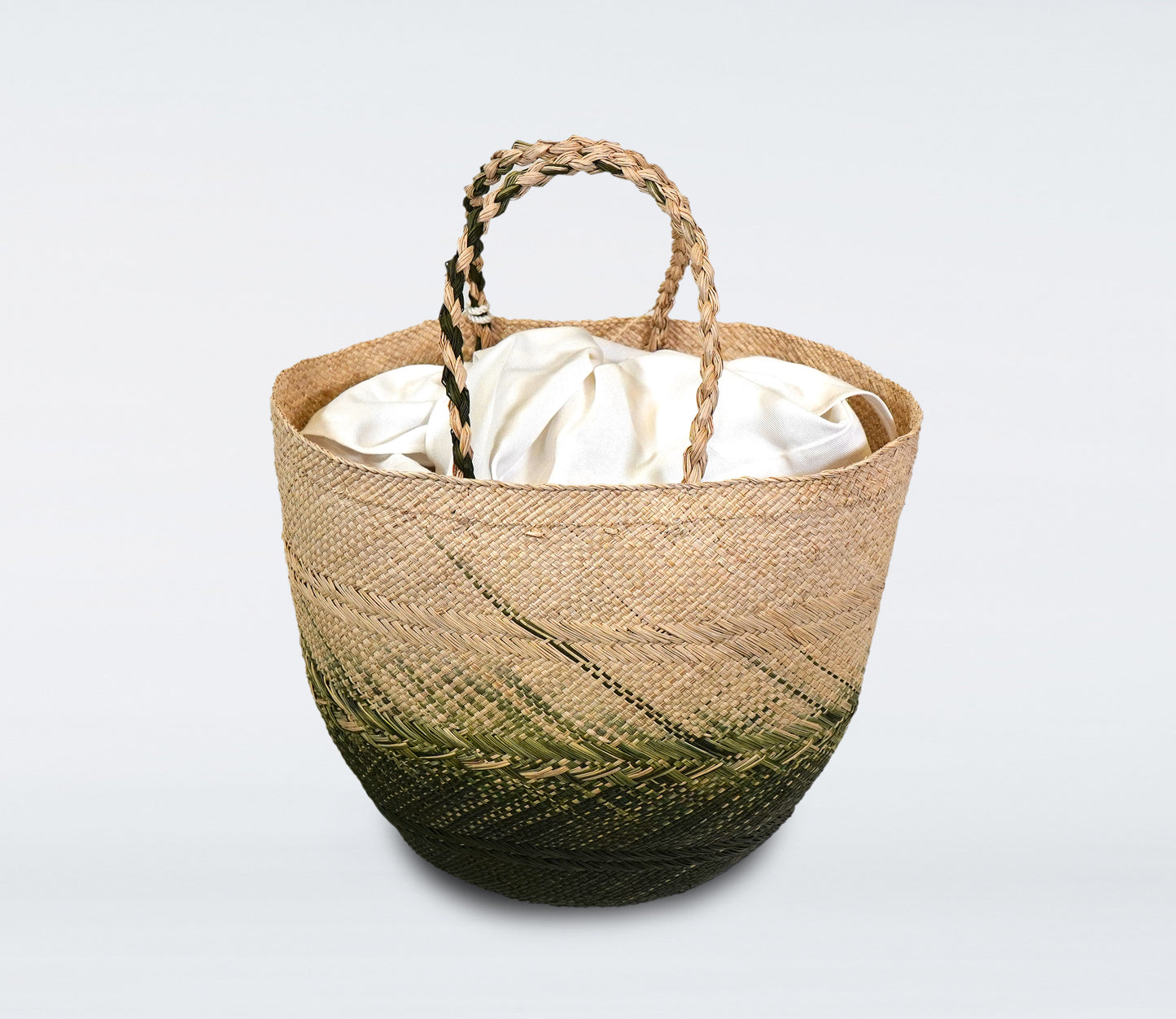 Milos: Bolso Capazo mediano en paja natural, verde oliva, bolsa de algodón y concha natural.